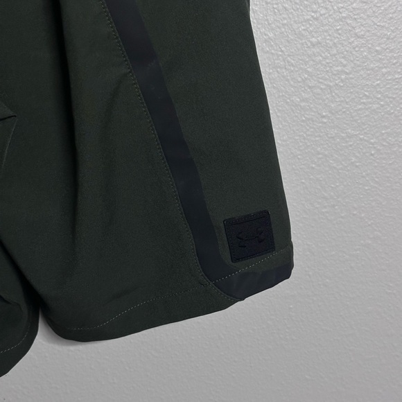 Under Armour Men Dark Green Athletic Fitted Running shorts size S - Picture 6 of 9